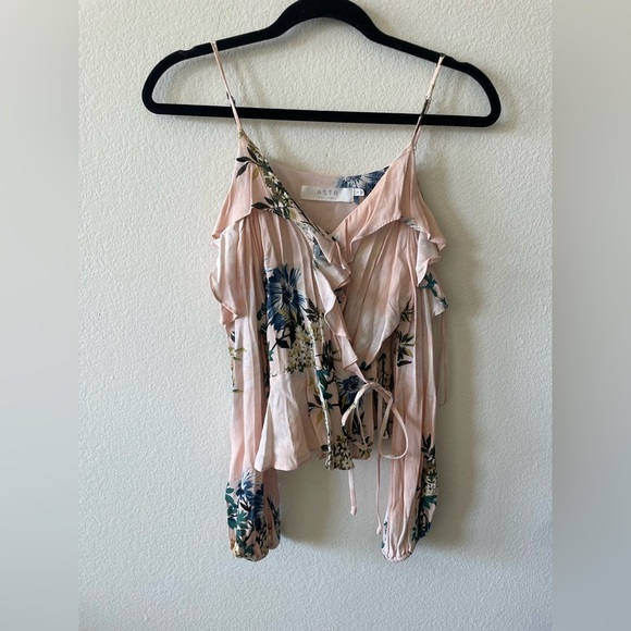 ASTR the label pink and blue floral spaghetti strap tank top with sleeves - Picture 1 of 3